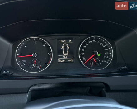 Серый Фольксваген Transporter, объемом двигателя 2 л и пробегом 299 тыс. км за 25000 $, фото 14 на Automoto.ua