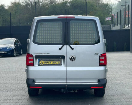 Серый Фольксваген Transporter, объемом двигателя 2 л и пробегом 227 тыс. км за 19000 $, фото 4 на Automoto.ua