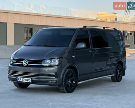 Серый Фольксваген Transporter, объемом двигателя 2 л и пробегом 299 тыс. км за 25000 $, фото 1 на Automoto.ua