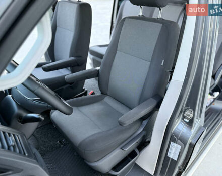Серый Фольксваген Transporter, объемом двигателя 2 л и пробегом 299 тыс. км за 25000 $, фото 23 на Automoto.ua