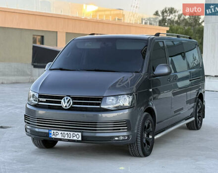 Серый Фольксваген Transporter, объемом двигателя 2 л и пробегом 299 тыс. км за 25000 $, фото 2 на Automoto.ua
