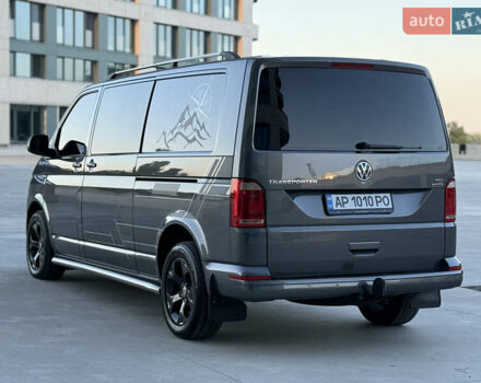 Серый Фольксваген Transporter, объемом двигателя 2 л и пробегом 299 тыс. км за 25000 $, фото 6 на Automoto.ua