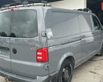 Серый Фольксваген Transporter, объемом двигателя 2 л и пробегом 228 тыс. км за 24300 $, фото 5 на Automoto.ua