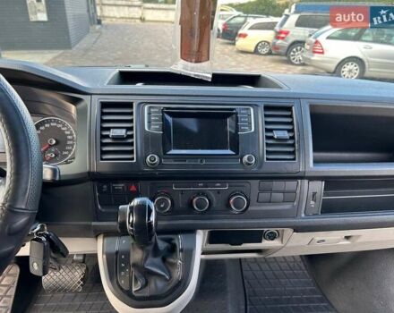 Серый Фольксваген Transporter, объемом двигателя 2 л и пробегом 208 тыс. км за 27900 $, фото 1 на Automoto.ua