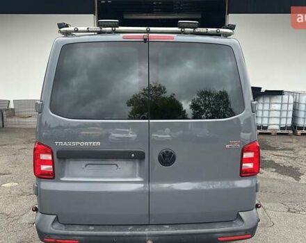 Серый Фольксваген Transporter, объемом двигателя 2 л и пробегом 228 тыс. км за 24300 $, фото 4 на Automoto.ua