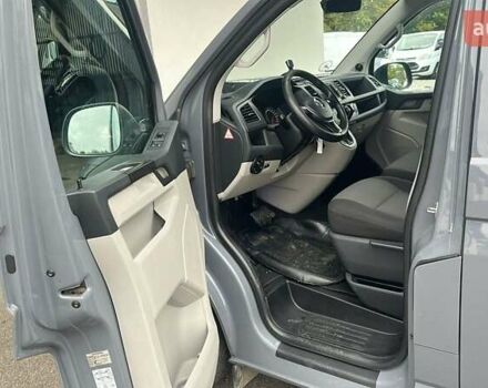 Серый Фольксваген Transporter, объемом двигателя 2 л и пробегом 228 тыс. км за 24300 $, фото 12 на Automoto.ua