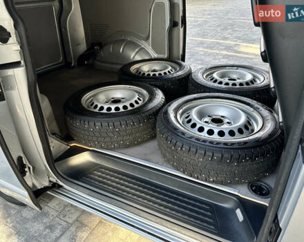 Сірий Фольксваген Transporter, об'ємом двигуна 2 л та пробігом 174 тис. км за 22700 $, фото 26 на Automoto.ua