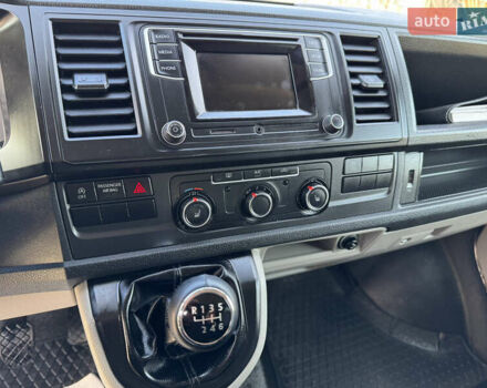 Серый Фольксваген Transporter, объемом двигателя 2 л и пробегом 263 тыс. км за 21800 $, фото 52 на Automoto.ua