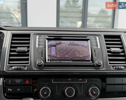 Серый Фольксваген Transporter, объемом двигателя 2 л и пробегом 270 тыс. км за 31900 $, фото 67 на Automoto.ua