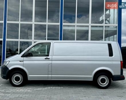 Серый Фольксваген Transporter, объемом двигателя 2 л и пробегом 185 тыс. км за 24999 $, фото 1 на Automoto.ua