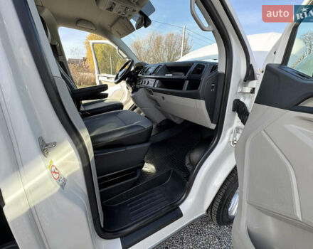 Серый Фольксваген Transporter, объемом двигателя 2 л и пробегом 263 тыс. км за 21800 $, фото 58 на Automoto.ua