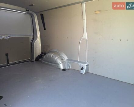 Серый Фольксваген Transporter, объемом двигателя 2 л и пробегом 240 тыс. км за 24900 $, фото 32 на Automoto.ua