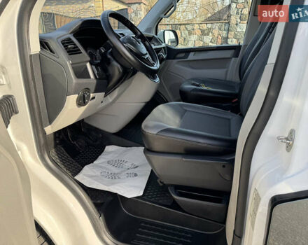 Серый Фольксваген Transporter, объемом двигателя 2 л и пробегом 263 тыс. км за 21800 $, фото 46 на Automoto.ua