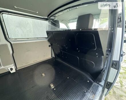 Сірий Фольксваген Transporter, об'ємом двигуна 2 л та пробігом 160 тис. км за 25999 $, фото 58 на Automoto.ua