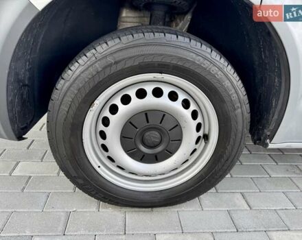 Серый Фольксваген Transporter, объемом двигателя 2 л и пробегом 185 тыс. км за 24999 $, фото 28 на Automoto.ua