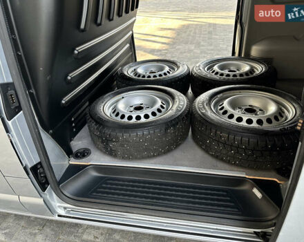 Сірий Фольксваген Transporter, об'ємом двигуна 2 л та пробігом 174 тис. км за 22700 $, фото 27 на Automoto.ua