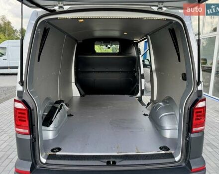 Серый Фольксваген Transporter, объемом двигателя 2 л и пробегом 185 тыс. км за 24999 $, фото 24 на Automoto.ua