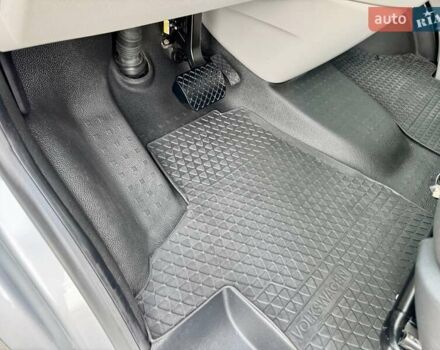 Серый Фольксваген Transporter, объемом двигателя 2 л и пробегом 185 тыс. км за 24999 $, фото 14 на Automoto.ua