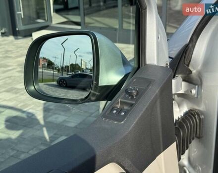 Сірий Фольксваген Transporter, об'ємом двигуна 2 л та пробігом 197 тис. км за 27900 $, фото 14 на Automoto.ua