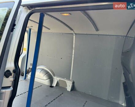 Серый Фольксваген Transporter, объемом двигателя 2 л и пробегом 173 тыс. км за 23400 $, фото 31 на Automoto.ua