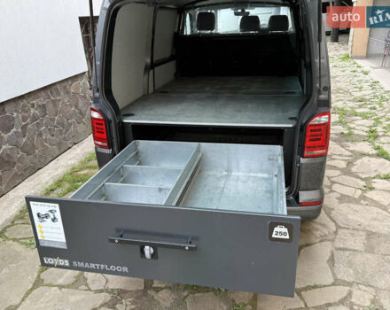 Серый Фольксваген Transporter, объемом двигателя 2 л и пробегом 280 тыс. км за 25800 $, фото 30 на Automoto.ua