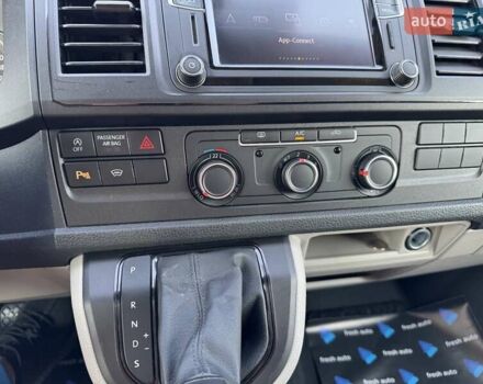 Сірий Фольксваген Transporter, об'ємом двигуна 2 л та пробігом 197 тис. км за 27900 $, фото 24 на Automoto.ua