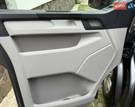 Серый Фольксваген Transporter, объемом двигателя 2 л и пробегом 280 тыс. км за 25800 $, фото 15 на Automoto.ua