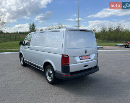 Серый Фольксваген Transporter, объемом двигателя 2 л и пробегом 198 тыс. км за 18512 $, фото 6 на Automoto.ua