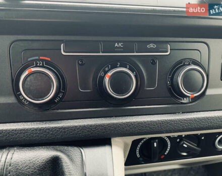 Серый Фольксваген Transporter, объемом двигателя 2 л и пробегом 162 тыс. км за 25900 $, фото 34 на Automoto.ua