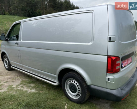 Сірий Фольксваген Transporter, об'ємом двигуна 2 л та пробігом 204 тис. км за 26000 $, фото 5 на Automoto.ua