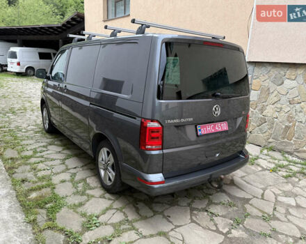Серый Фольксваген Transporter, объемом двигателя 2 л и пробегом 280 тыс. км за 25800 $, фото 4 на Automoto.ua