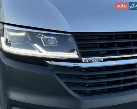 Серый Фольксваген Transporter, объемом двигателя 1.97 л и пробегом 178 тыс. км за 31500 $, фото 13 на Automoto.ua