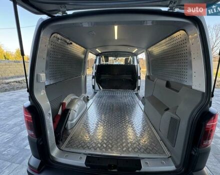 Серый Фольксваген Transporter, объемом двигателя 1.97 л и пробегом 178 тыс. км за 31500 $, фото 18 на Automoto.ua