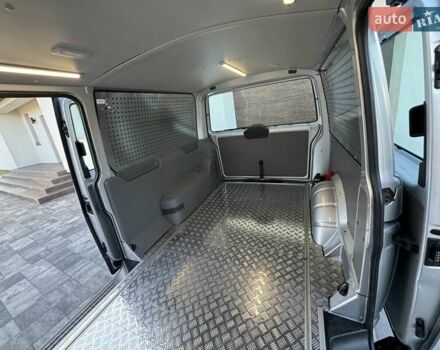 Серый Фольксваген Transporter, объемом двигателя 1.97 л и пробегом 178 тыс. км за 31500 $, фото 17 на Automoto.ua
