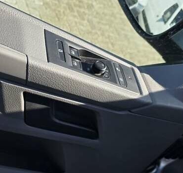 Серый Фольксваген Transporter, объемом двигателя 2 л и пробегом 185 тыс. км за 32321 $, фото 12 на Automoto.ua