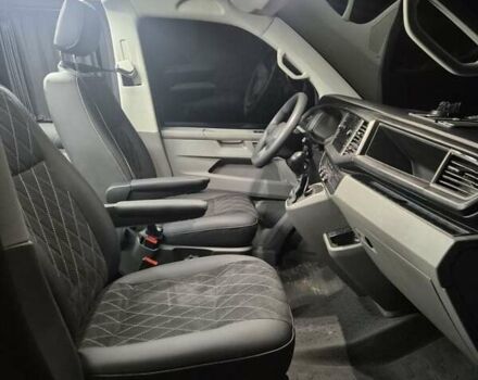 Серый Фольксваген Transporter, объемом двигателя 2 л и пробегом 185 тыс. км за 39000 $, фото 3 на Automoto.ua