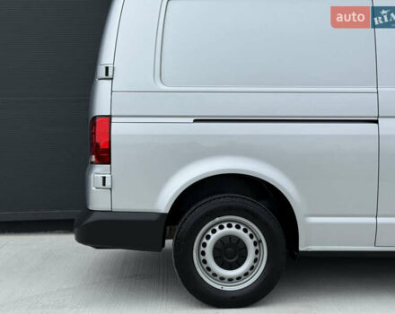 Серый Фольксваген Transporter, объемом двигателя 2 л и пробегом 199 тыс. км за 25999 $, фото 27 на Automoto.ua