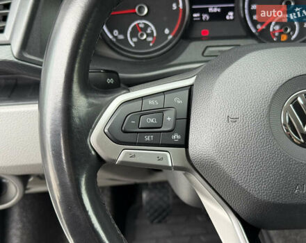 Серый Фольксваген Transporter, объемом двигателя 2 л и пробегом 199 тыс. км за 25999 $, фото 38 на Automoto.ua