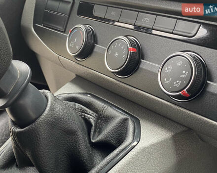 Серый Фольксваген Transporter, объемом двигателя 1.97 л и пробегом 165 тыс. км за 23900 $, фото 28 на Automoto.ua