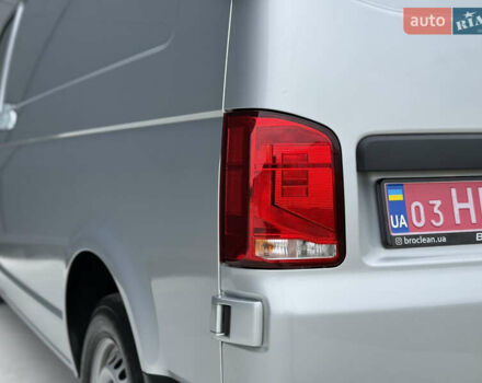 Серый Фольксваген Transporter, объемом двигателя 2 л и пробегом 199 тыс. км за 25999 $, фото 15 на Automoto.ua