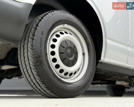 Серый Фольксваген Transporter, объемом двигателя 2 л и пробегом 199 тыс. км за 25999 $, фото 24 на Automoto.ua