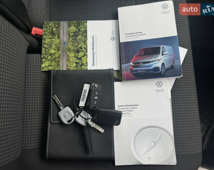 Серый Фольксваген Transporter, объемом двигателя 2 л и пробегом 207 тыс. км за 24950 $, фото 192 на Automoto.ua