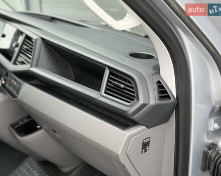 Серый Фольксваген Transporter, объемом двигателя 2 л и пробегом 199 тыс. км за 25999 $, фото 49 на Automoto.ua