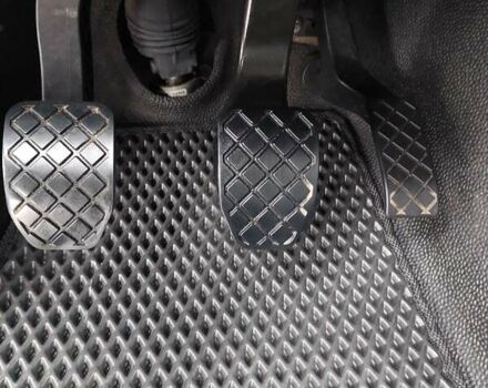 Серый Фольксваген Transporter, объемом двигателя 1.97 л и пробегом 177 тыс. км за 31900 $, фото 10 на Automoto.ua