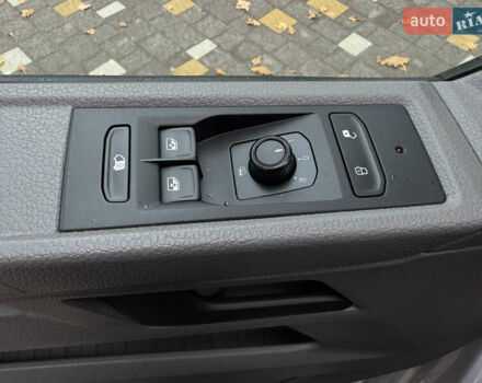 Серый Фольксваген Transporter, объемом двигателя 2 л и пробегом 207 тыс. км за 24950 $, фото 112 на Automoto.ua