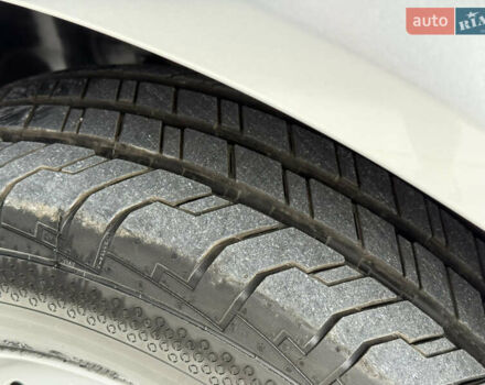 Серый Фольксваген Transporter, объемом двигателя 2 л и пробегом 199 тыс. км за 25999 $, фото 17 на Automoto.ua