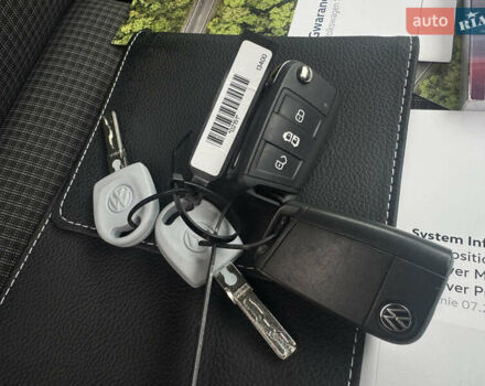 Серый Фольксваген Transporter, объемом двигателя 2 л и пробегом 207 тыс. км за 24950 $, фото 191 на Automoto.ua