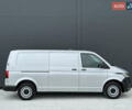 Серый Фольксваген Transporter, объемом двигателя 2 л и пробегом 199 тыс. км за 25999 $, фото 2 на Automoto.ua