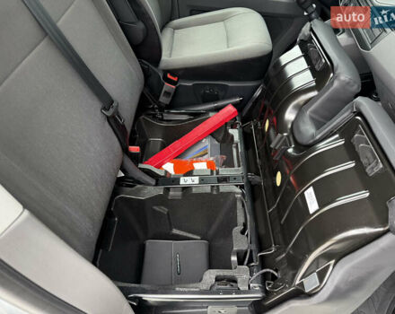 Серый Фольксваген Transporter, объемом двигателя 2 л и пробегом 199 тыс. км за 25999 $, фото 57 на Automoto.ua