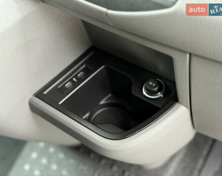 Серый Фольксваген Transporter, объемом двигателя 2 л и пробегом 199 тыс. км за 25999 $, фото 48 на Automoto.ua